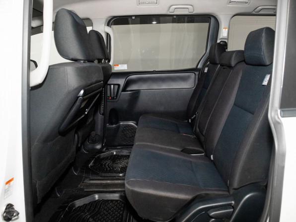 Toyota Noah III (R80) Рестайлинг с пробегом 2017 года, цена 2 100 000 рублей, 173955 км, минивэн, Автокод Объявления