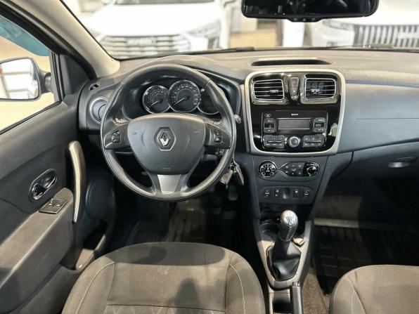 Renault Sandero II Рестайлинг с пробегом 2018 года, цена 990 000 рублей, 130000 км, хэтчбек, Автокод Объявления
