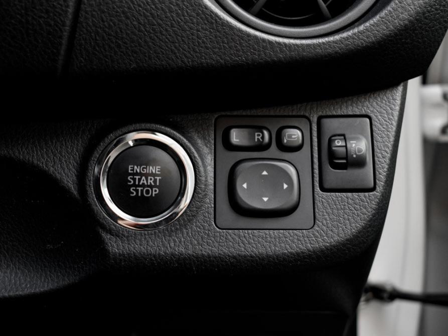 Toyota Vitz III (XP130) Рестайлинг 2 Екатеринбург  - изображение 24