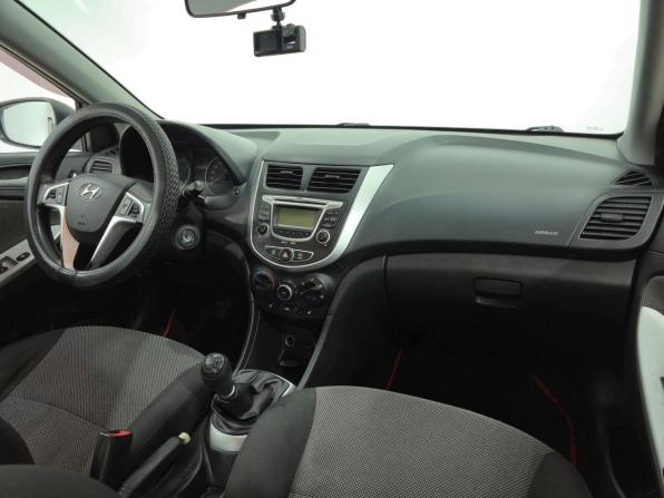 Hyundai Solaris I с пробегом 2013 года, цена 670 000 рублей, 71309 км, седан, Автокод Объявления