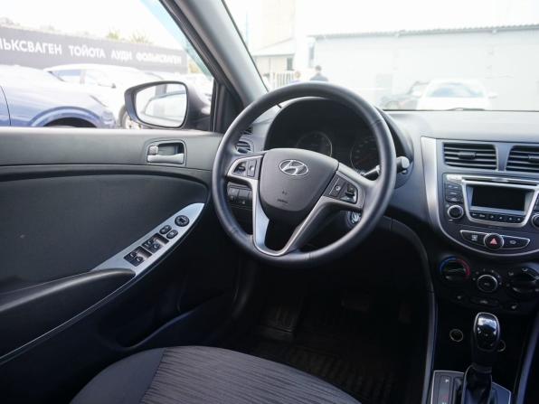 Hyundai Solaris I Рестайлинг с пробегом 2015 года, цена 1 010 000 рублей, 122000 км, седан, Автокод Объявления