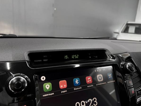 Toyota Hilux VII Рестайлинг с пробегом 2015 года, цена 2 395 000 рублей, 321277 км, offers.body_type.unknown, Автокод Объявления