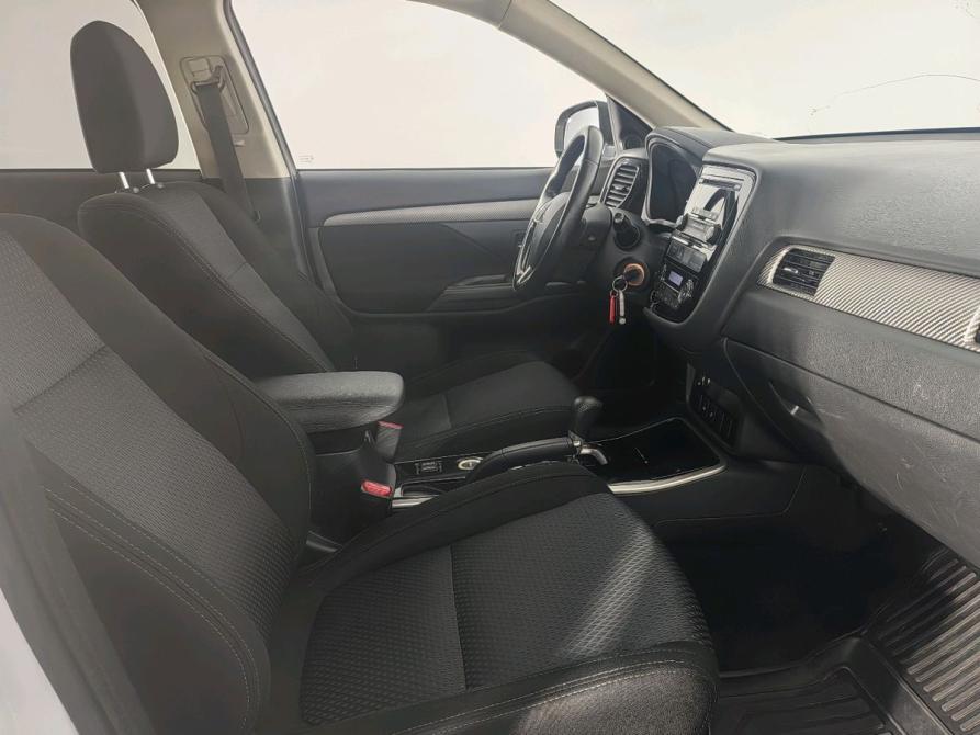 Mitsubishi Outlander III Рестайлинг 2 Санкт-Петербург  - изображение 16