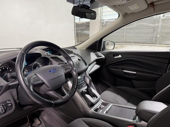 Ford Kuga II Рестайлинг с пробегом 2017 года, цена 1 799 800 рублей, 77000 км, внедорожник, Автокод Объявления