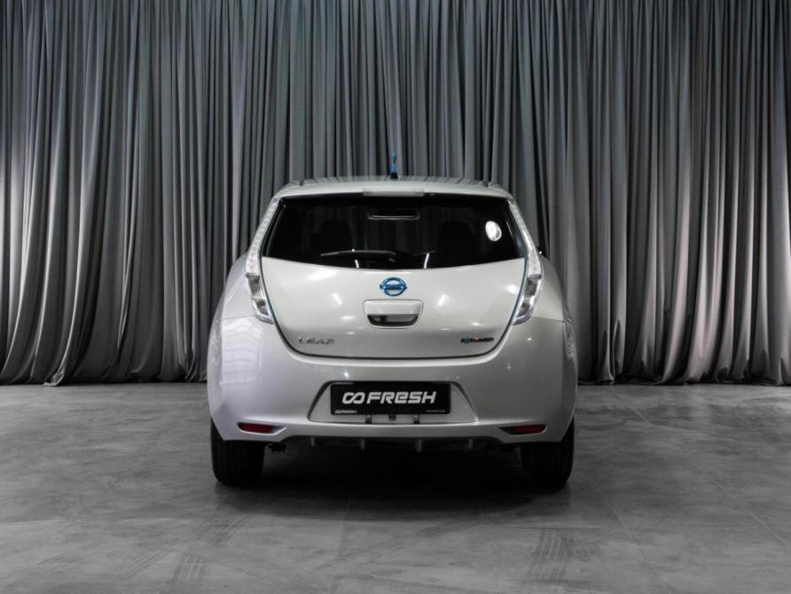 Nissan Leaf I (ZE0/AZE0) Тюмень  - изображение 4
