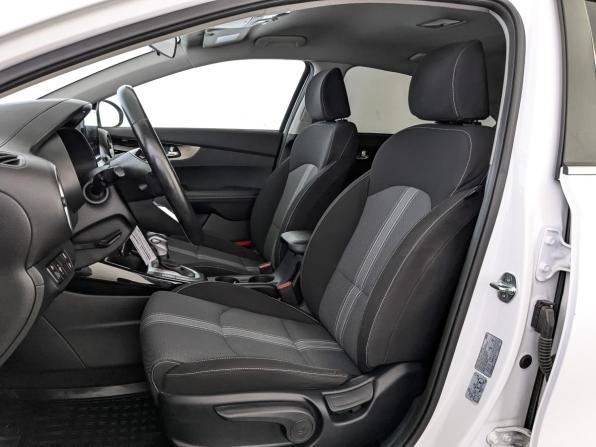 Kia Cerato IV Рестайлинг с пробегом 2022 года, цена 1 699 000 рублей, 131444 км, седан, Автокод Объявления