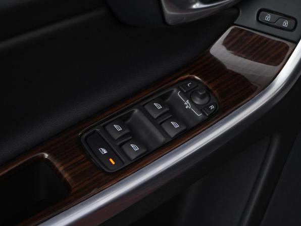 Volvo XC60 I Рестайлинг с пробегом 2014 года, цена 1 777 077 рублей, 176913 км, внедорожник, Автокод Объявления