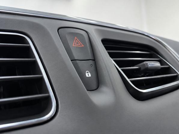 Renault Logan II Рестайлинг с пробегом 2020 года, цена 919 000 рублей, 151000 км, седан, Автокод Объявления