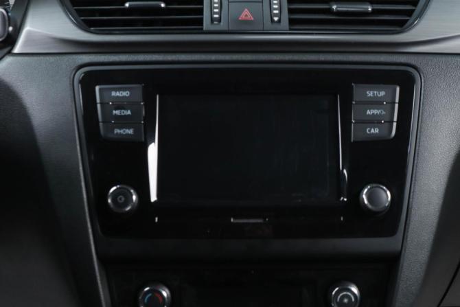 Skoda Rapid I Рестайлинг с пробегом 2018 года, цена 1 489 000 рублей, 96364 км, лифтбек, Автокод Объявления