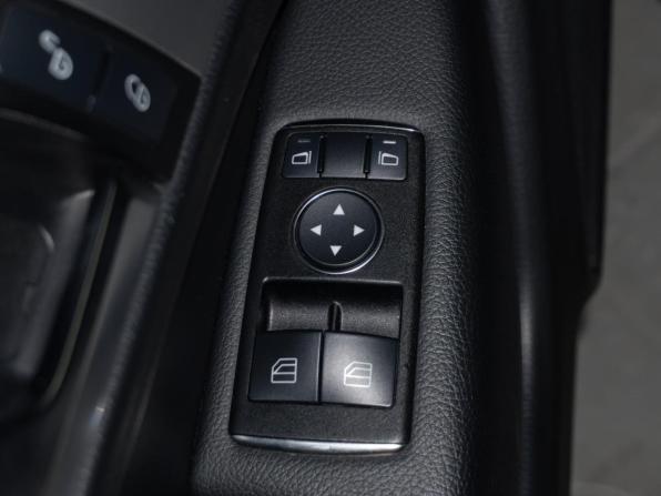 Mercedes-Benz C-Класс III (W204) Рестайлинг с пробегом 2012 года, цена 1 490 000 рублей, 111601 км, седан, Автокод Объявления