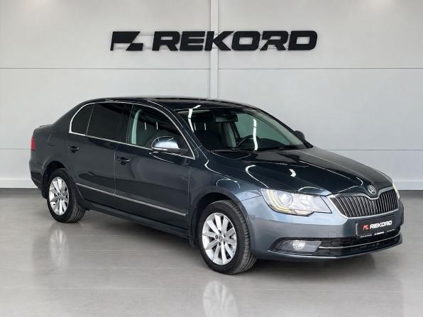 Skoda Superb II Рестайлинг с пробегом 2014 года, цена 1 299 000 рублей, 221781 км, лифтбек, Автокод Объявления