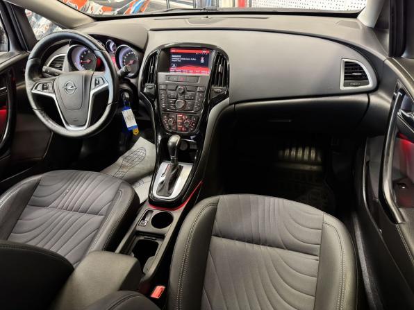 Opel Astra J Рестайлинг с пробегом 2014 года, цена 640 000 рублей, 92815 км, универсал, Автокод Объявления