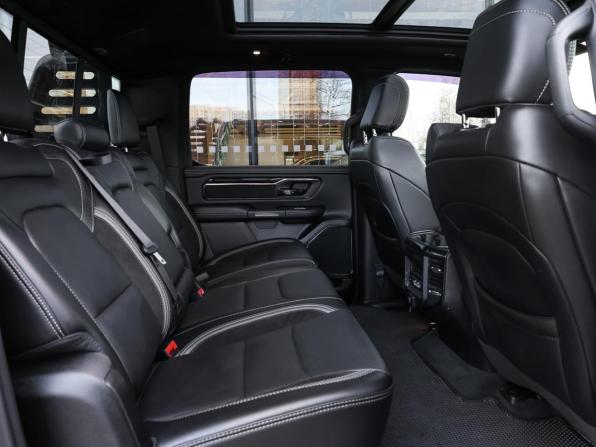 Ram 1500 V с пробегом 2022 года, цена 7 298 000 рублей, 42891 км, offers.body_type.unknown, Автокод Объявления
