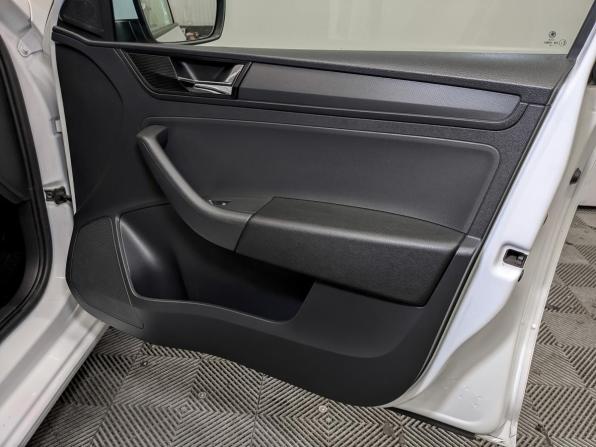 Skoda Rapid I Рестайлинг с пробегом 2019 года, цена 990 000 рублей, 134795 км, лифтбек, Автокод Объявления