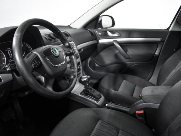 Skoda Octavia II (A5) Рестайлинг с пробегом 2012 года, цена 629 000 рублей, 279876 км, лифтбек, Автокод Объявления