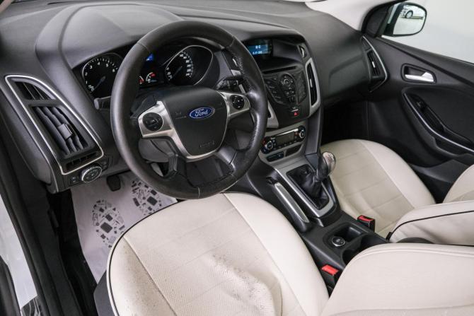 Ford Focus III с пробегом 2013 года, цена 799 000 рублей, 281685 км, хэтчбек, Автокод Объявления