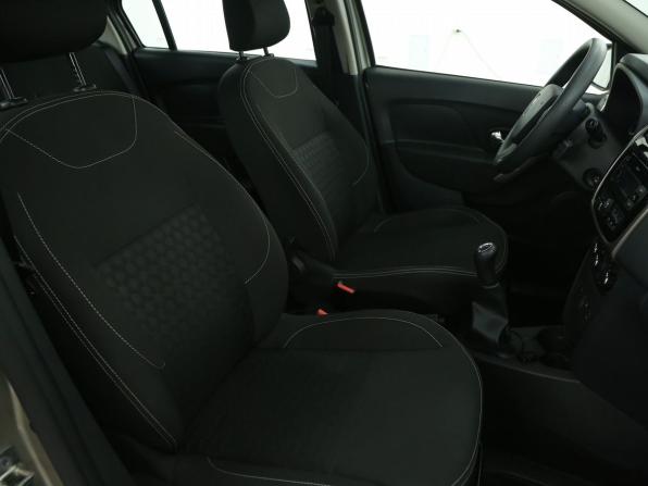 Renault Logan II с пробегом 2018 года, цена 754 000 рублей, 39500 км, седан, Автокод Объявления