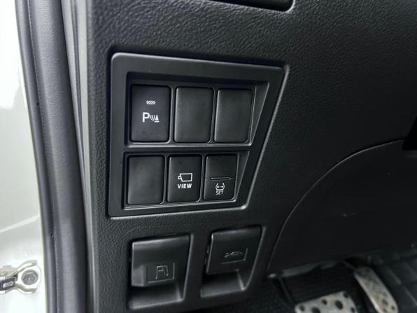 Toyota Hilux VIII Рестайлинг 2 с пробегом 2024 года, цена 6 560 000 рублей, 58800 км, пикап, Автокод Объявления
