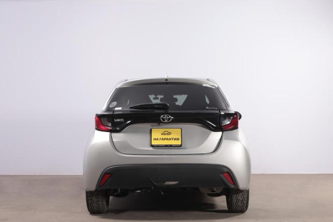 Toyota Yaris II с пробегом 2021 года, цена 1 059 000 рублей, 122000 км, хэтчбек, Автокод Объявления