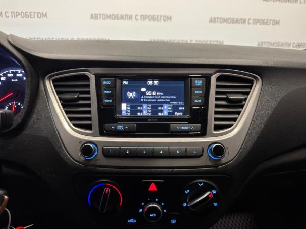 Hyundai Solaris II Рестайлинг с пробегом 2022 года, цена 1 399 000 рублей, 71500 км, седан, Автокод Объявления