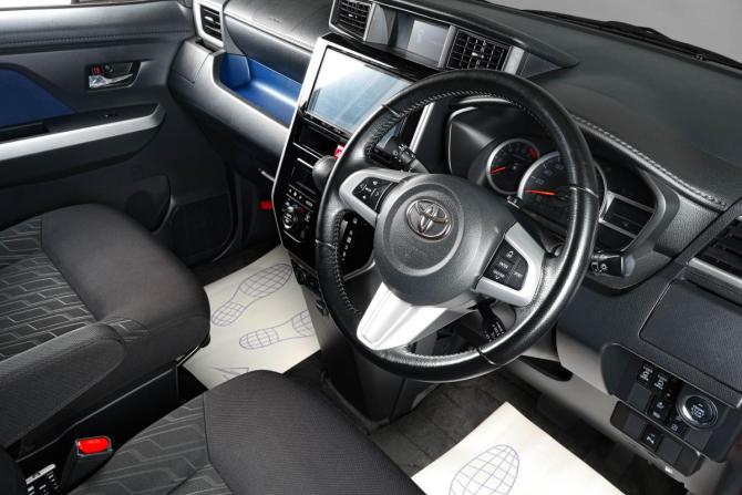 Toyota Roomy I Рестайлинг с пробегом 2020 года, цена 1 399 000 рублей, 115231 км, микровэн, Автокод Объявления
