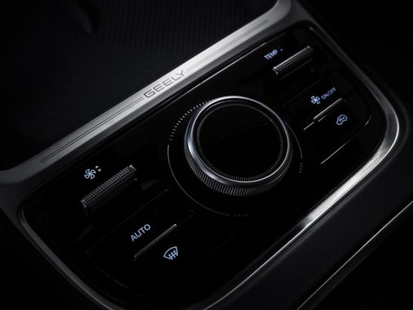 Geely EX5 EM-i с пробегом 2025 года, цена 3 307 000 рублей, 8989 км, внедорожник, Автокод Объявления