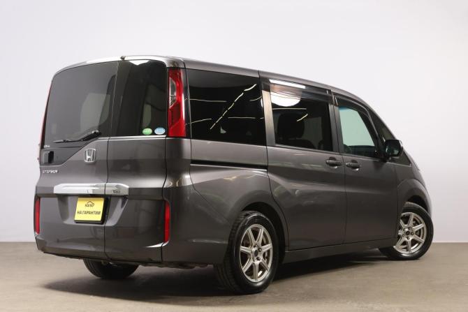 Honda Stepwgn V с пробегом 2016 года, цена 1 699 000 рублей, 115000 км, минивэн, Автокод Объявления