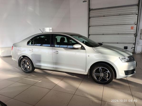 Skoda Rapid I с пробегом 2015 года, цена 950 000 рублей, 143659 км, лифтбек, Автокод Объявления
