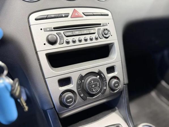 Peugeot 408 I с пробегом 2015 года, цена 849 999 рублей, 96341 км, седан, Автокод Объявления