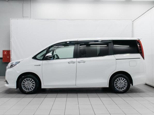 Toyota Esquire I с пробегом 2016 года, цена 1 699 000 рублей, 154529 км, минивэн, Автокод Объявления