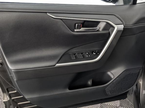Toyota RAV4 V (XA50) с пробегом 2020 года, цена 3 290 000 рублей, 30845 км, внедорожник, Автокод Объявления