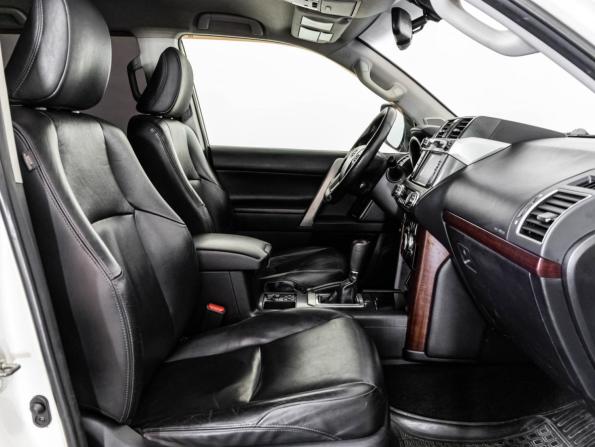 Toyota Land Cruiser Prado 150 Series Рестайлинг 1 с пробегом 2016 года, цена 2 549 000 рублей, 252305 км, внедорожник, Автокод Объявления