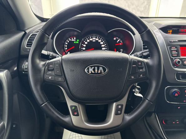 Kia Sorento II Рестайлинг с пробегом 2017 года, цена 2 299 000 рублей, 71156 км, внедорожник, Автокод Объявления