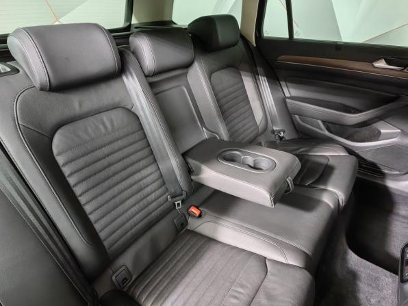 Volkswagen Passat B8 с пробегом 2018 года, цена 2 375 000 рублей, 175453 км, универсал, Автокод Объявления