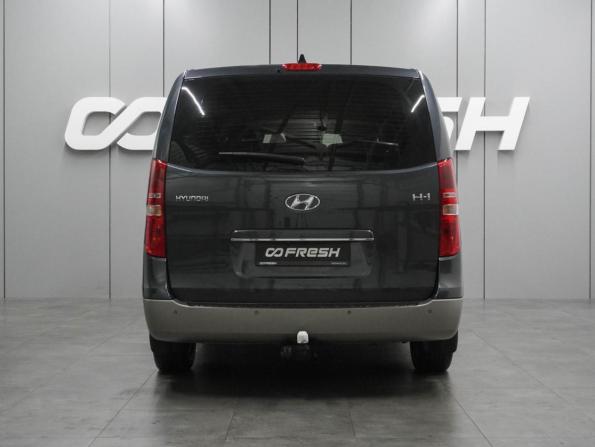 Hyundai H-1 II Рестайлинг 2 с пробегом 2021 года, цена 3 400 000 рублей, 129149 км, минивэн, Автокод Объявления