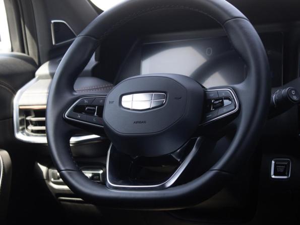 Geely Okavango I Рестайлинг с пробегом 2024 года, цена 2 799 000 рублей, 33000 км, внедорожник, Автокод Объявления