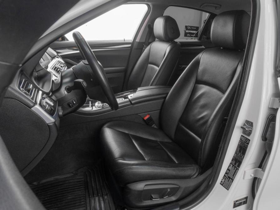 BMW 5 серии VI (F10/F11/F07) Рестайлинг Тюмень  - изображение 17