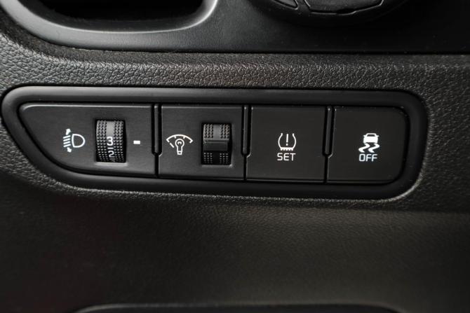Kia Rio IV с пробегом 2018 года, цена 919 000 рублей, 193297 км, седан, Автокод Объявления