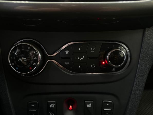 Renault Sandero II с пробегом 2016 года, цена 775 000 рублей, 222551 км, хэтчбек, Автокод Объявления
