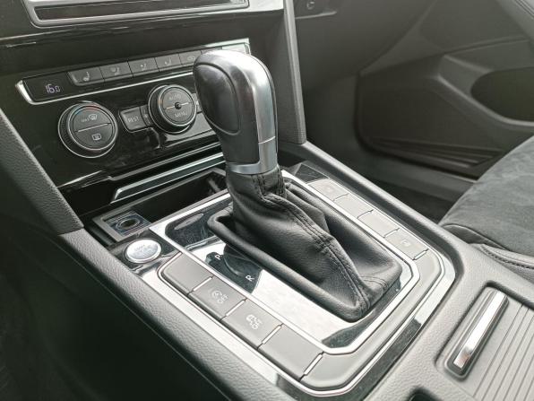 Volkswagen Passat B8 с пробегом 2016 года, цена 2 095 000 рублей, 153000 км, седан, Автокод Объявления