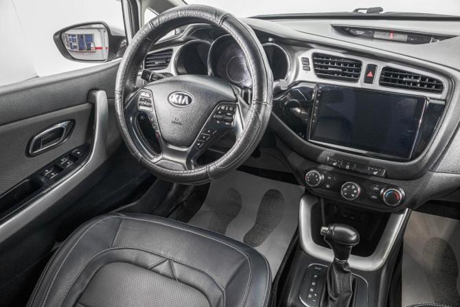 Kia Ceed II с пробегом 2012 года, цена 899 000 рублей, 278000 км, универсал, Автокод Объявления