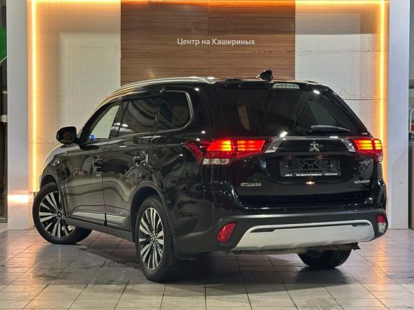 Mitsubishi Outlander III Рестайлинг 3 с пробегом 2020 года, цена 2 399 900 рублей, 100500 км, внедорожник, Автокод Объявления
