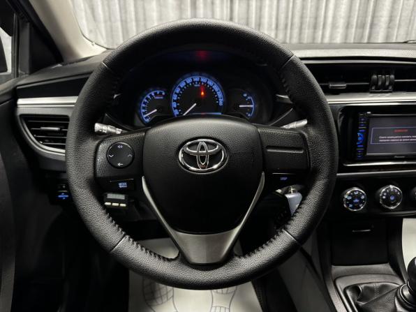 Toyota Corolla XI (E160 E170 E180) с пробегом 2014 года, цена 950 000 рублей, 197173 км, седан, Автокод Объявления