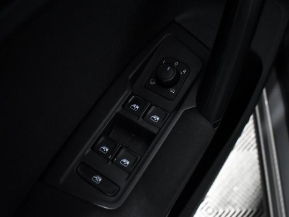 Volkswagen Tiguan II Рестайлинг с пробегом 2021 года, цена 1 919 000 рублей, 184951 км, внедорожник, Автокод Объявления