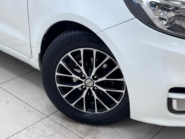 Kia Rio III Рестайлинг с пробегом 2015 года, цена 1 050 000 рублей, 168077 км, седан, Автокод Объявления
