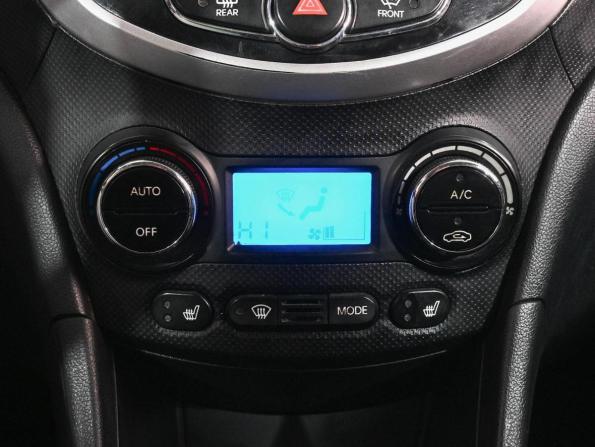 Hyundai Solaris I с пробегом 2012 года, цена 739 000 рублей, 240125 км, седан, Автокод Объявления