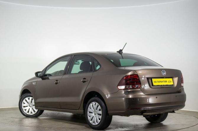 Volkswagen Polo V Рестайлинг с пробегом 2018 года, цена 1 279 000 рублей, 138400 км, седан, Автокод Объявления