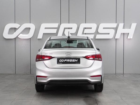 Hyundai Solaris II с пробегом 2017 года, цена 1 029 000 рублей, 165368 км, седан, Автокод Объявления