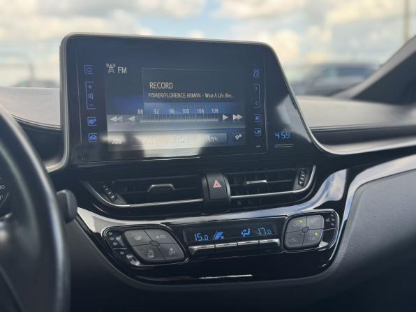 Toyota C-HR I с пробегом 2019 года, цена 2 155 000 рублей, 100234 км, внедорожник, Автокод Объявления