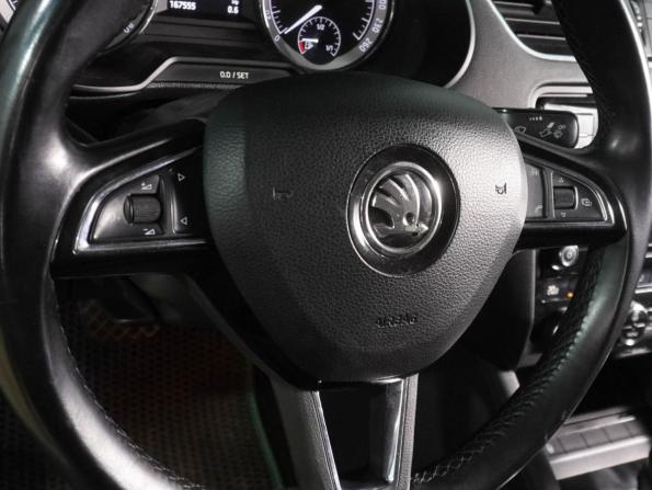 Skoda Octavia III (A7) Рестайлинг с пробегом 2018 года, цена 1 549 000 рублей, 167555 км, лифтбек, Автокод Объявления